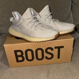 Adidas Yeezy Boost 350 V2 Sneakers